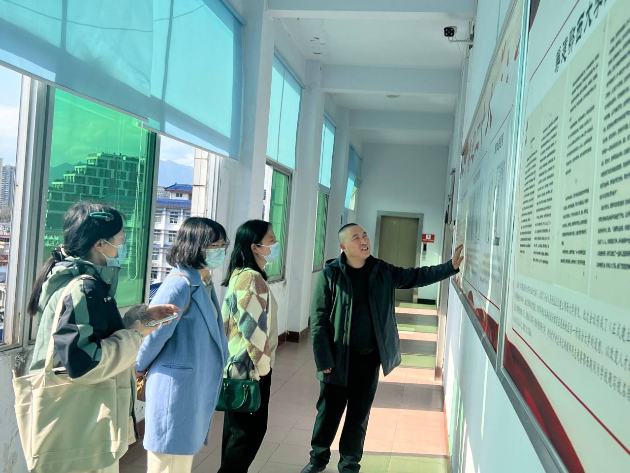 武汉传媒学院蒋萦一行来馆交流学习